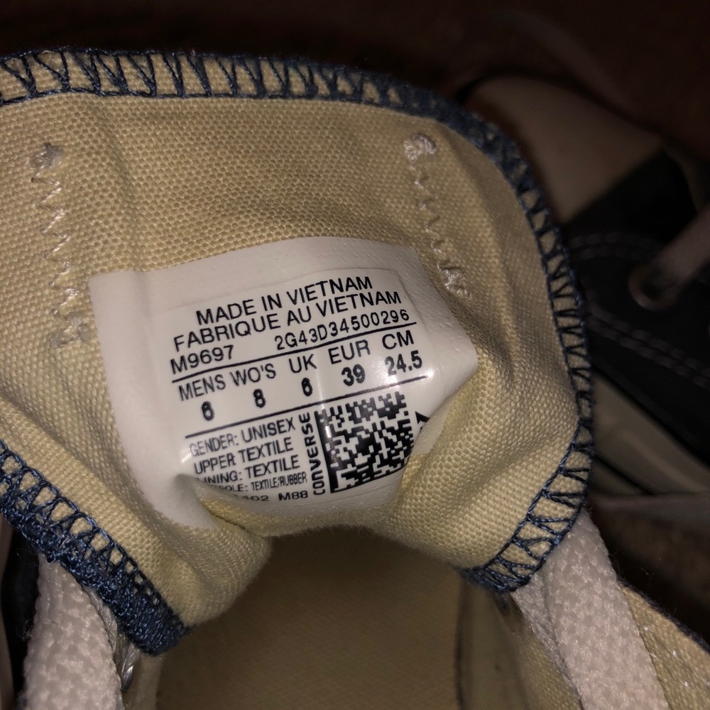 Converse - Picture 4 of 4